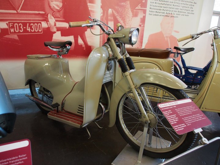 Marque de scooter Kreidler R 50 de couleur beige