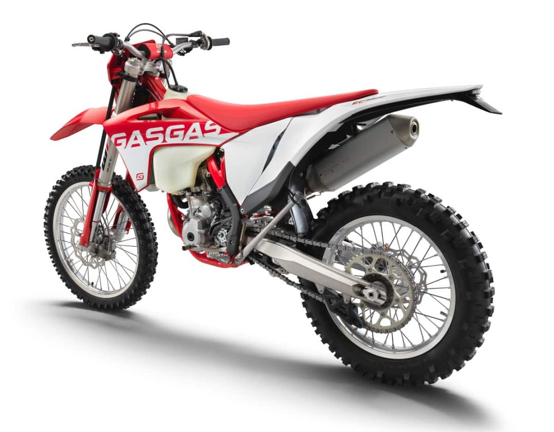 Moto 125 GASGAS MC 125 de couleur rouge