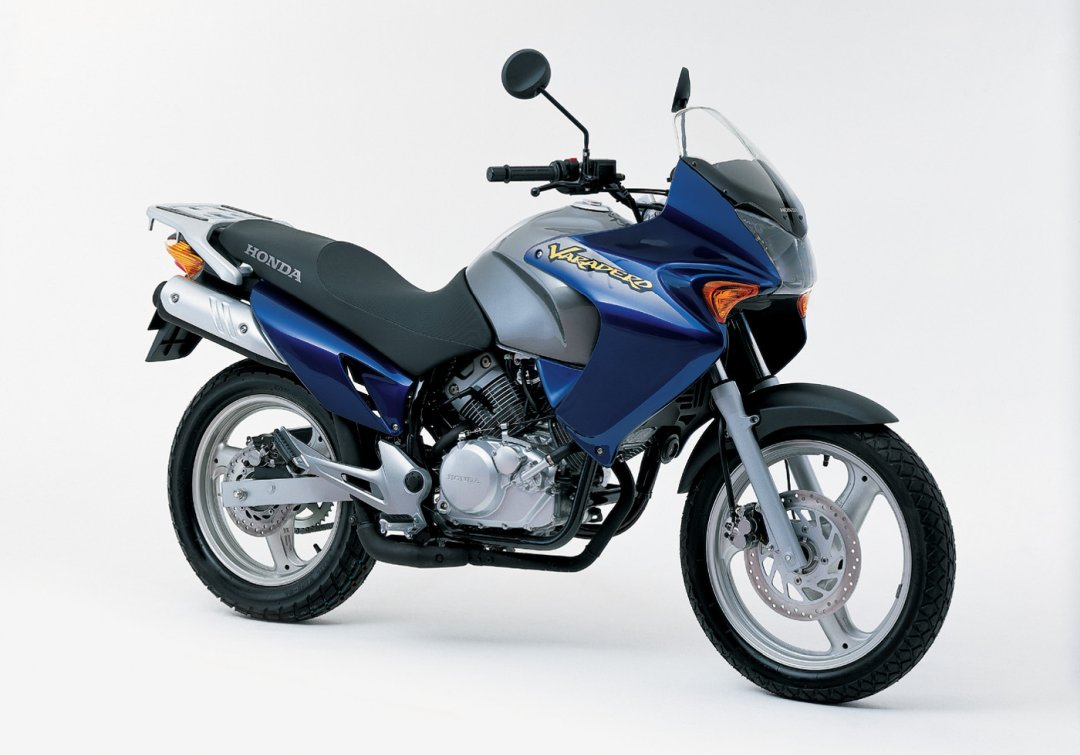 Moto 125 Honda Varadero de couleur bleue