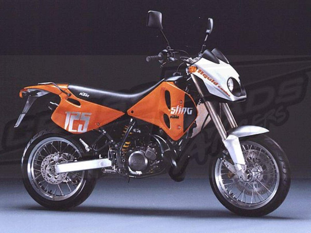 Moto 125 KTM Sting Duke de couleur orange