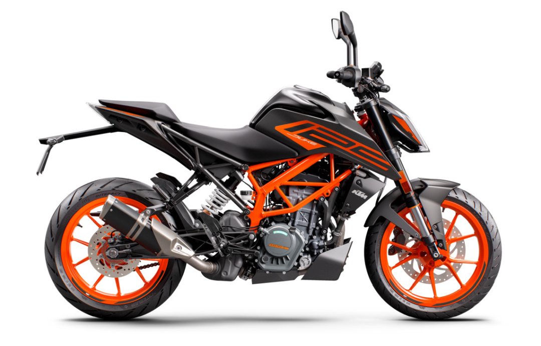 Moto KTM 125 Duke de couleur noire et orange