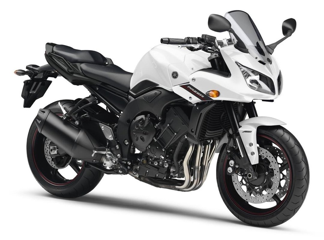 Moto routière Yamaha FZ1 1000 Fazer de 2011 de couleur blanche