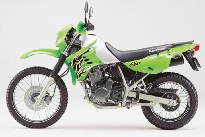 Supermotard Kawasaki KLR 650 de couleur verte