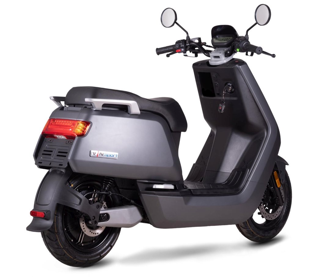 Scooter électrique NIU NQi Sport 50 de couleur grise