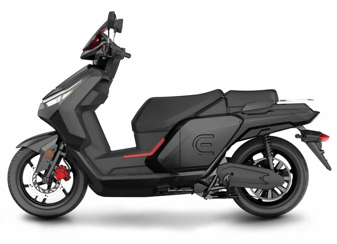 Scooter électrique RED Model E125 de couleur noire